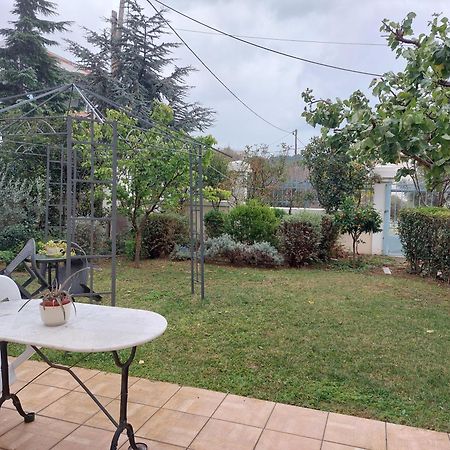 Dora'S Home With Garden Volos Eksteriør billede